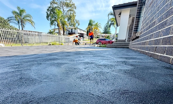 Decorative-swirl-pattern-concrete-finish